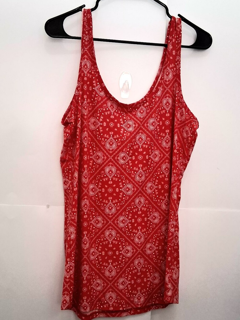 NO BOUNDARIES Red Bandana-Print Scoop Neck Tank Size XXXL Fit